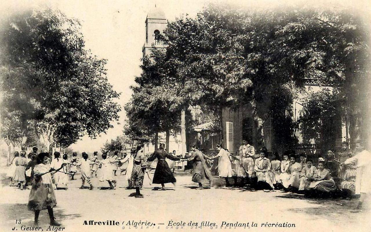 93- Affreville - ecole de filles - Recreation.jpg